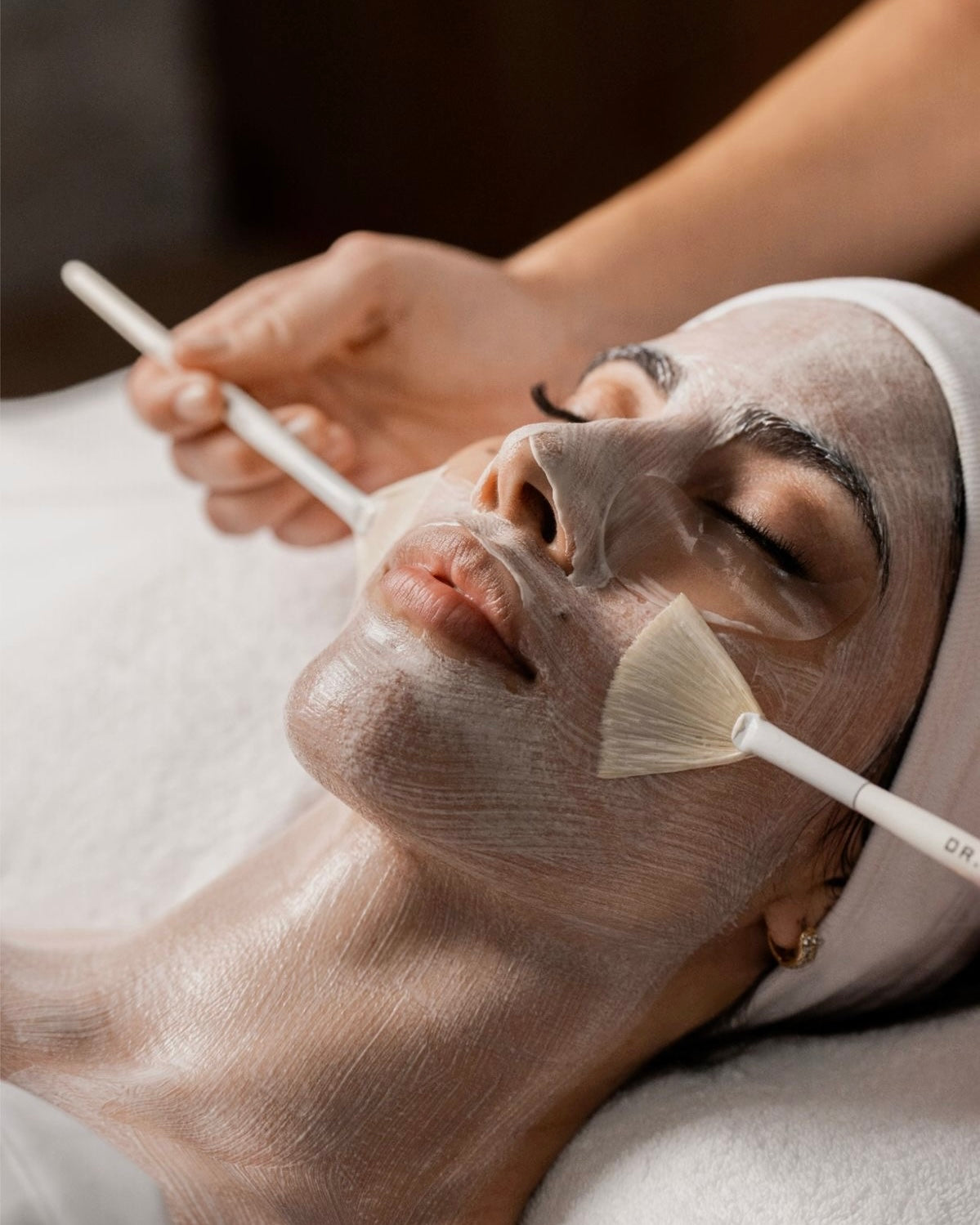 PULIZIA DEL VISO CON MICRODERMABRASIONE